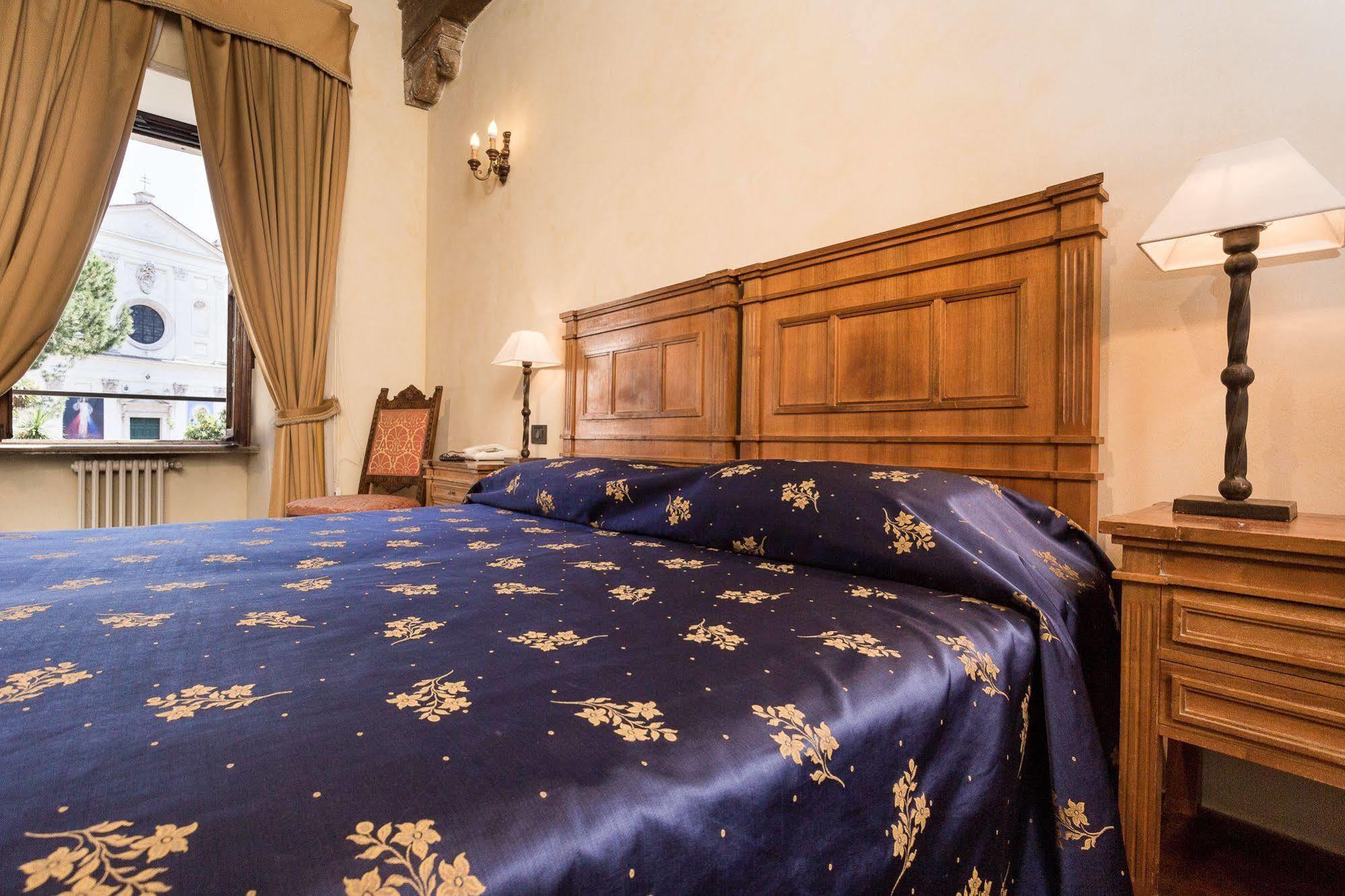 Hotel Columbus Рим Экстерьер фото